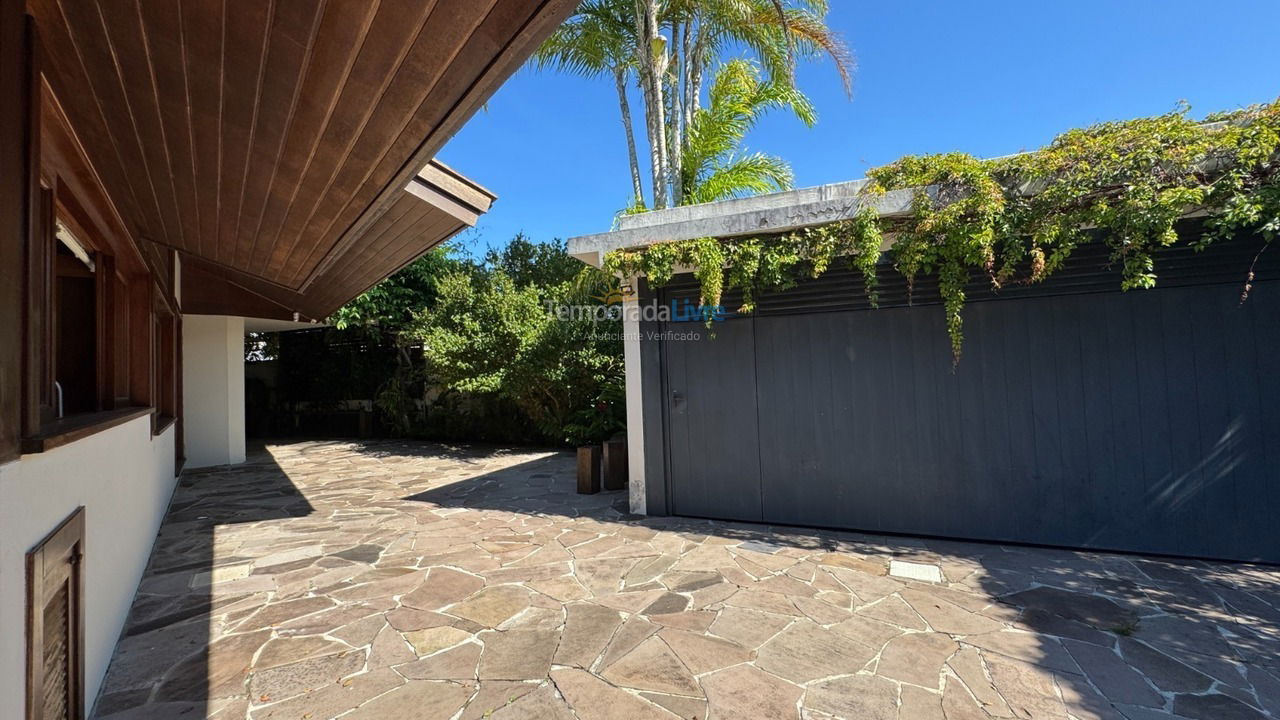 Casa para aluguel de temporada em Florianopolis (Jurerê Internacional)