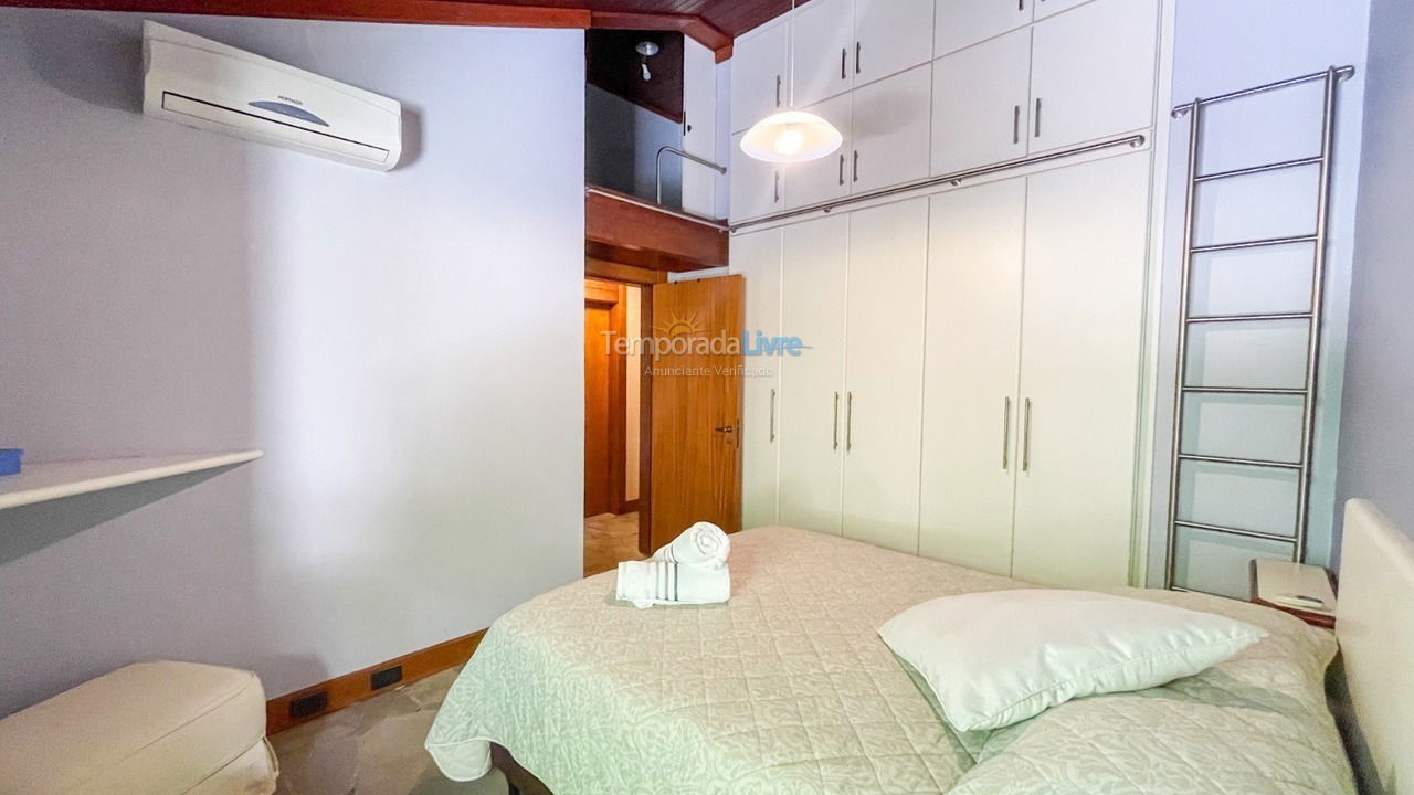 Casa para aluguel de temporada em Florianopolis (Jurerê Internacional)
