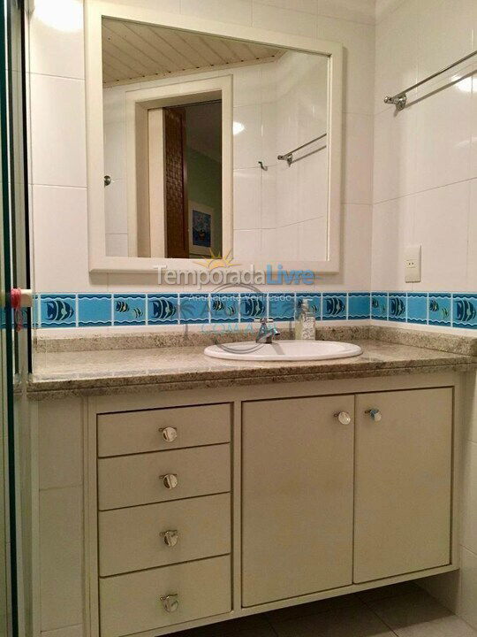 Apartamento para aluguel de temporada em Itapema (Meia Praia)