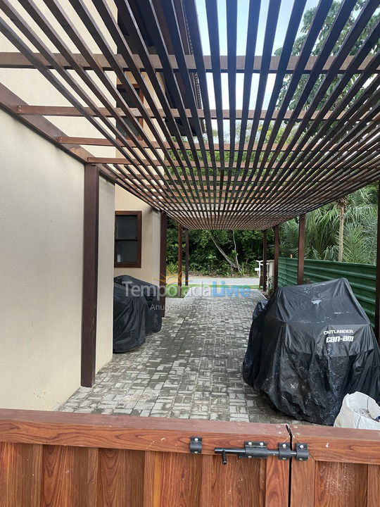 Casa para aluguel de temporada em Mata de São João (Praia do Forte)