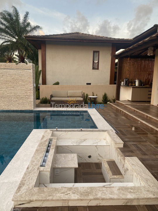 Casa para aluguel de temporada em Mata de São João (Praia do Forte)