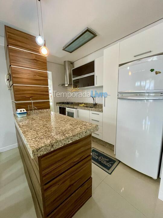 Apartamento para aluguel de temporada em Bombinhas (Praia de Bombas)