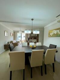 Apartamento 3 dormitorios localizado a 100mts do mar