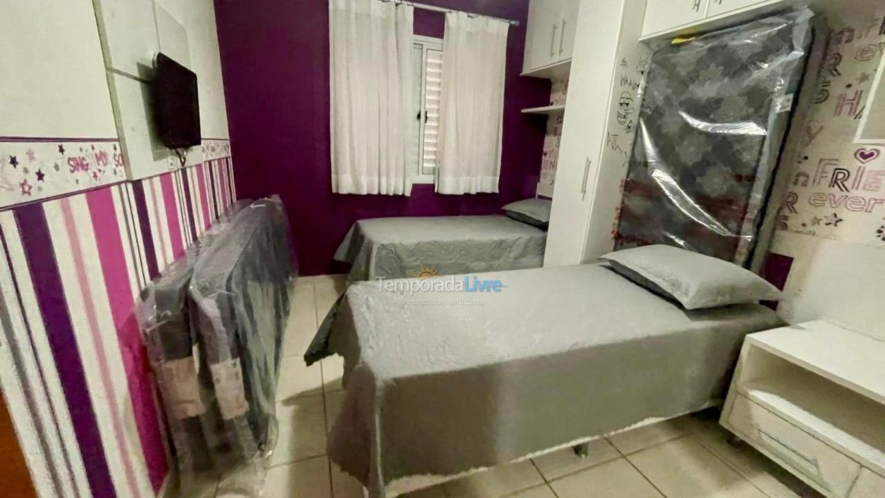 Apartamento para aluguel de temporada em Praia Grande (Guilhermina)