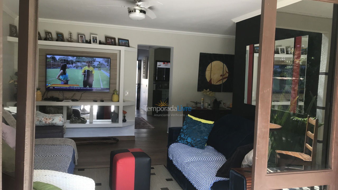 Casa para aluguel de temporada em Guaratuba (Balneário Prainha)