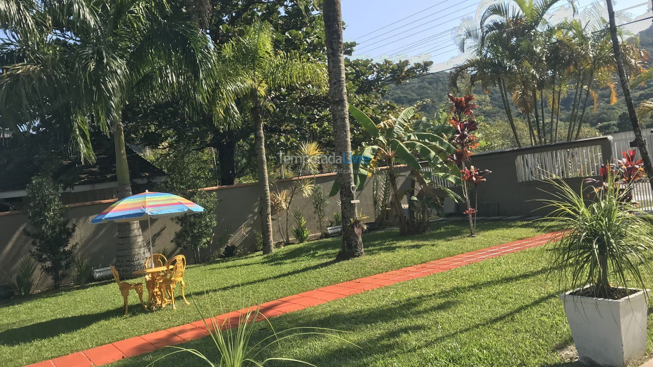 Casa para aluguel de temporada em Guaratuba (Balneário Prainha)