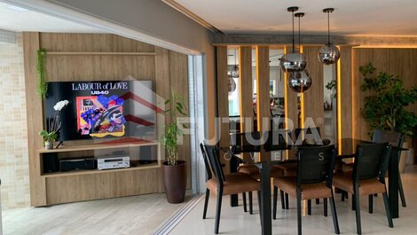 Beautiful 4 bedroom beachfront apartment in Bombas