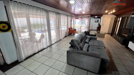 House for 10 people