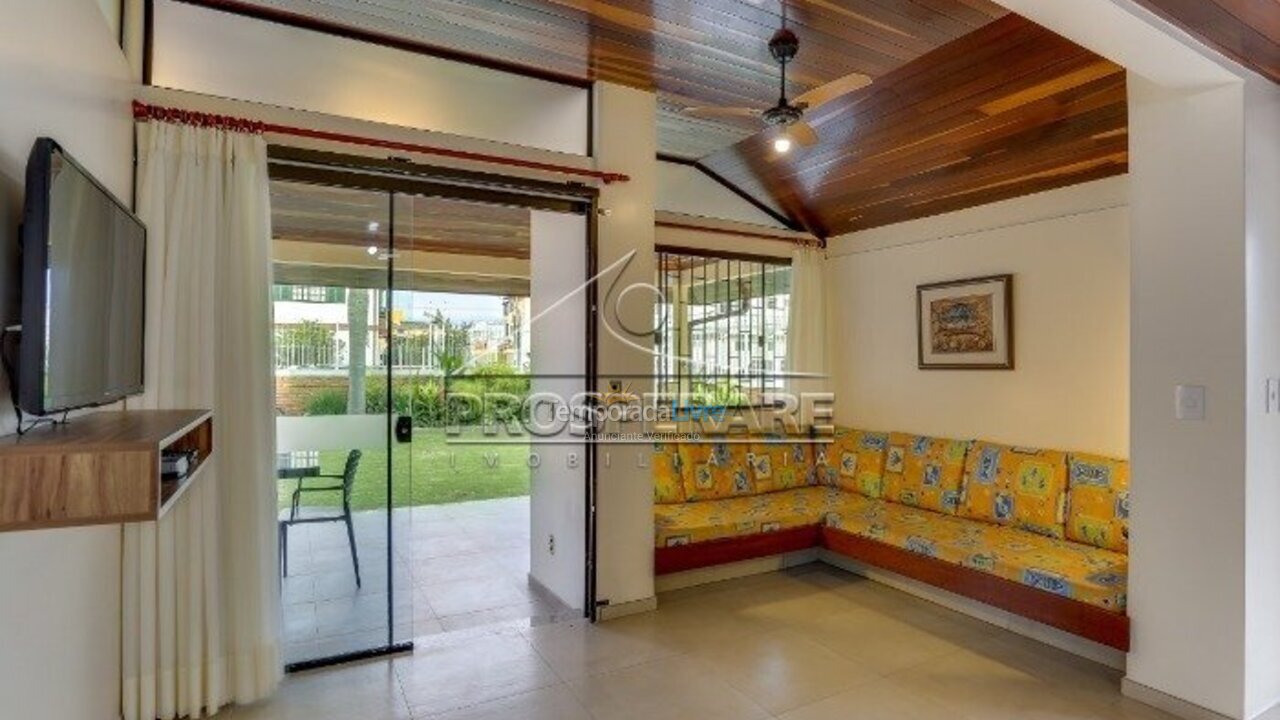 House for vacation rental in Florianopolis (Canasvieiras)