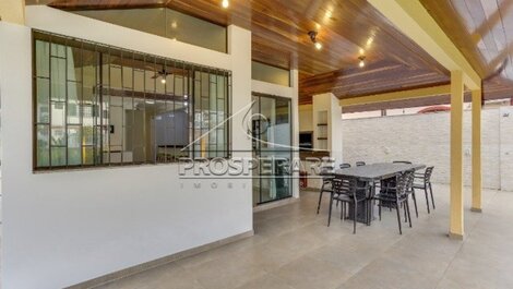 HOUSE FOR 14 PEOPLE