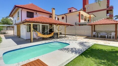 HOUSE FOR 14 PEOPLE