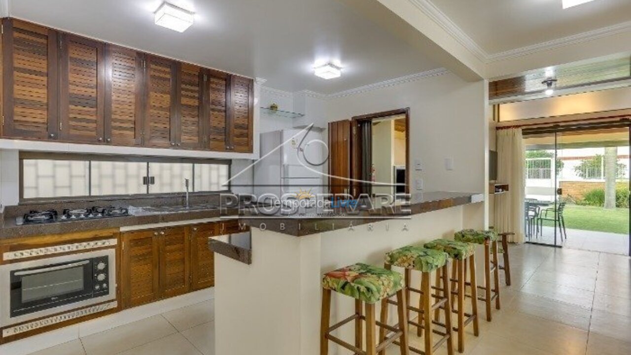 House for vacation rental in Florianopolis (Canasvieiras)