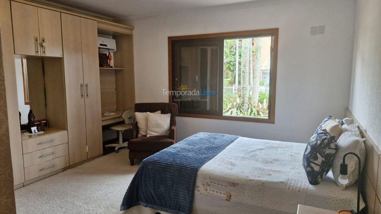 Casa para aluguel de temporada em Xangri Lá (Xangrila Bairo Centro)