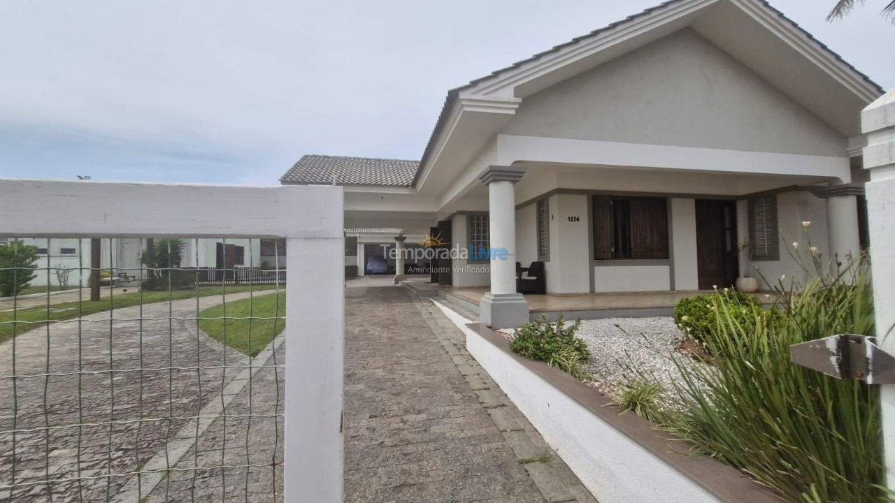 Casa para aluguel de temporada em Xangri Lá (Xangrila Bairo Centro)