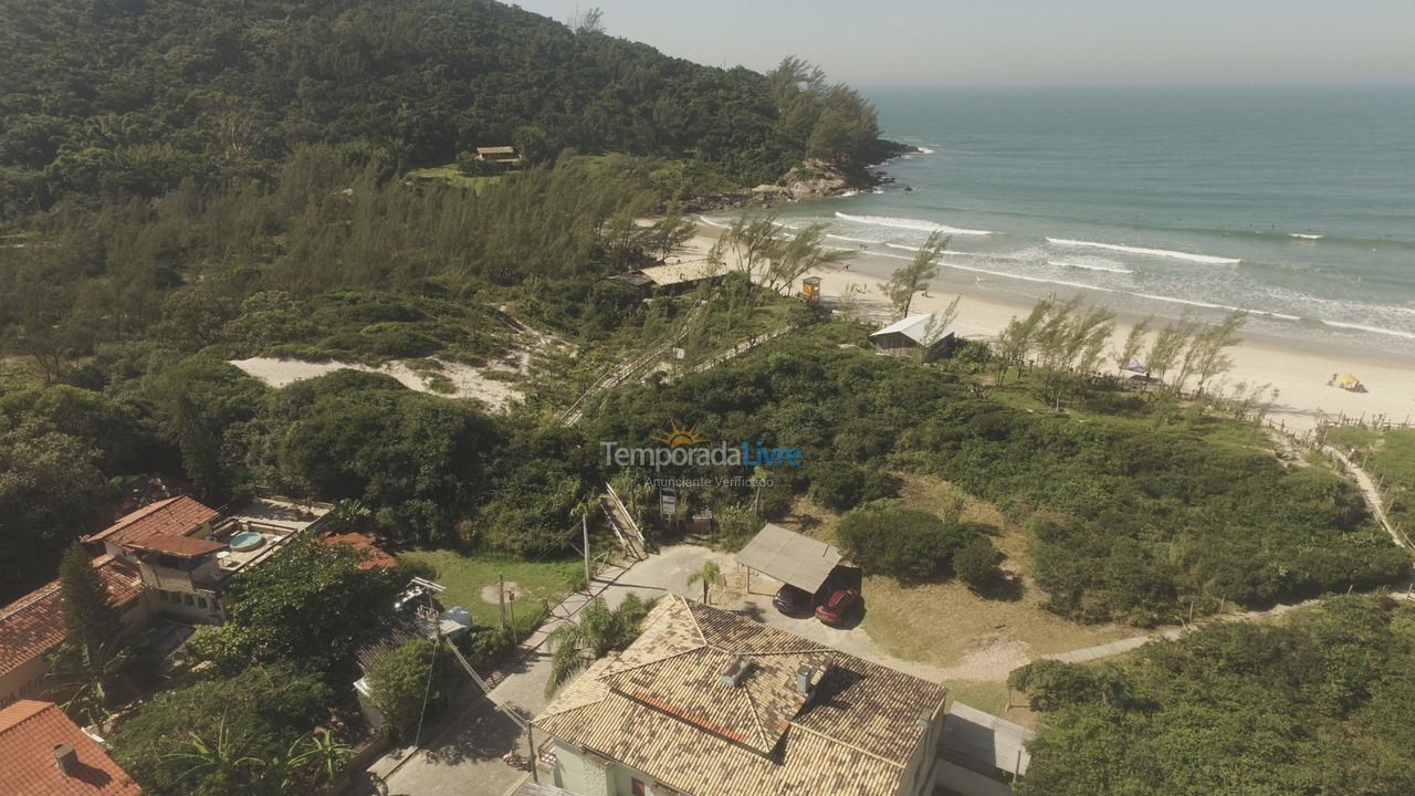 Apartamento para aluguel de temporada em Garopaba (Praia da Ferrugem)