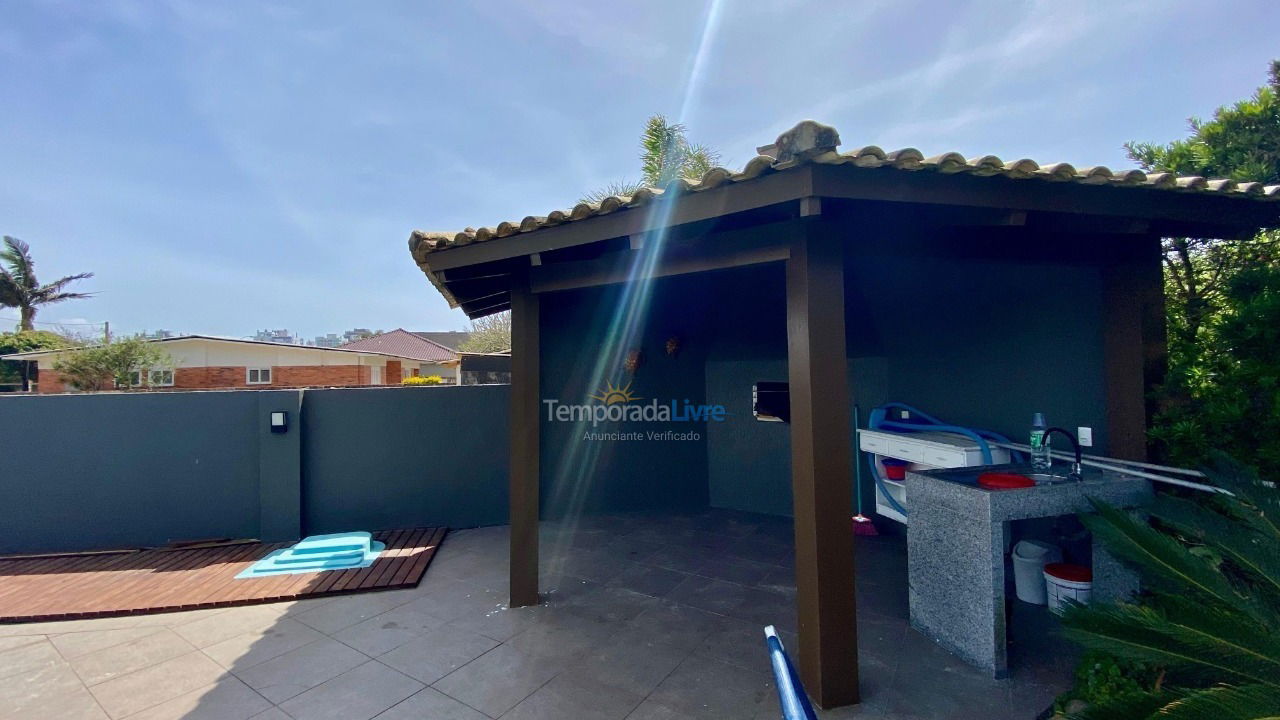 Casa para aluguel de temporada em Xangri Lá (Xangrila Bairo Centro)