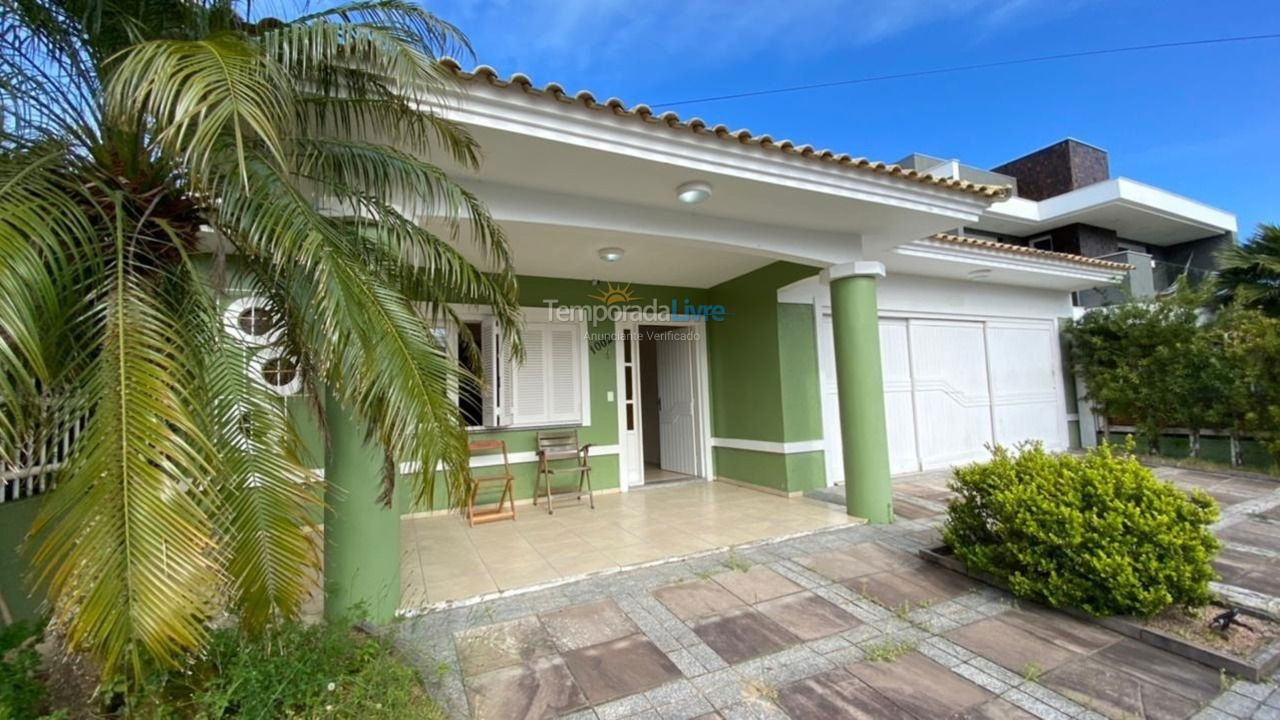 Casa para aluguel de temporada em Xangri Lá (Xangrila Bairo Centro)