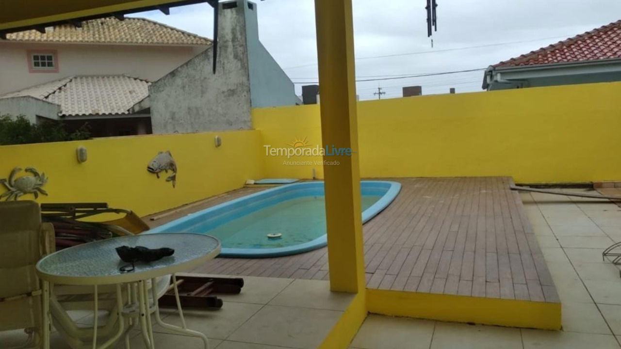Casa para aluguel de temporada em Capão da Canoa (Capão Novo)