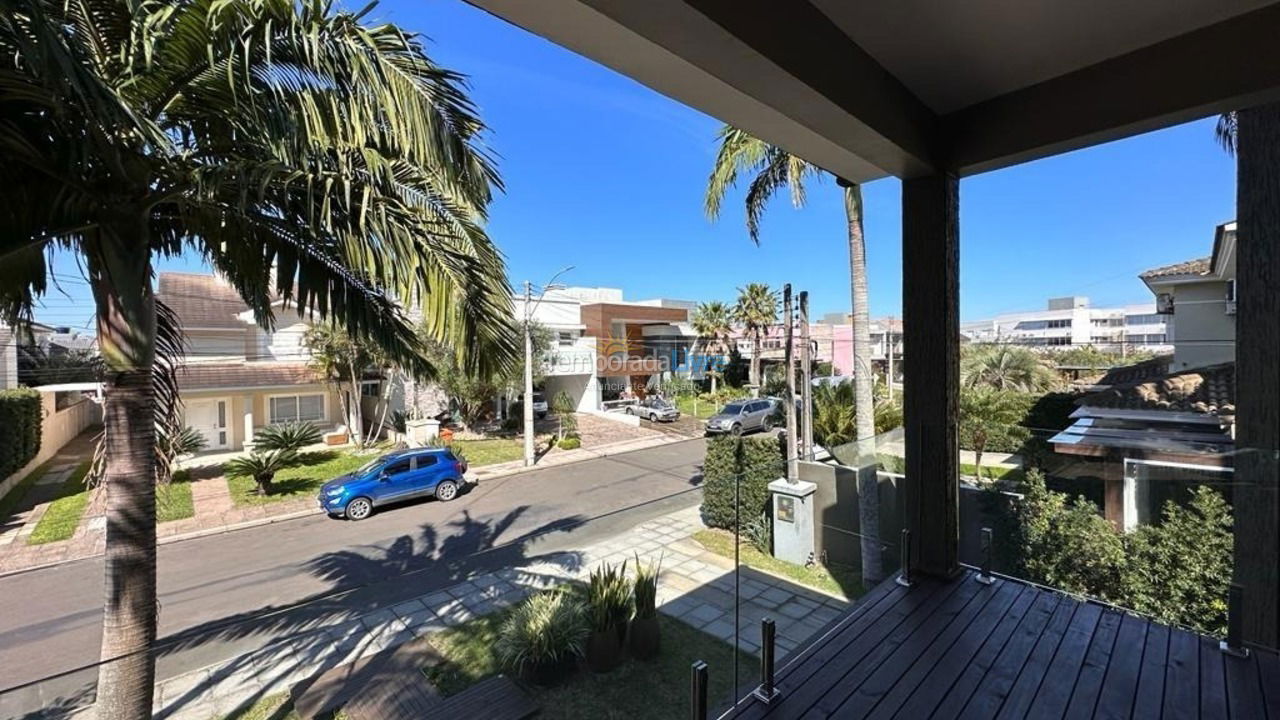Casa para aluguel de temporada em Capão da Canoa (Zona Nova)