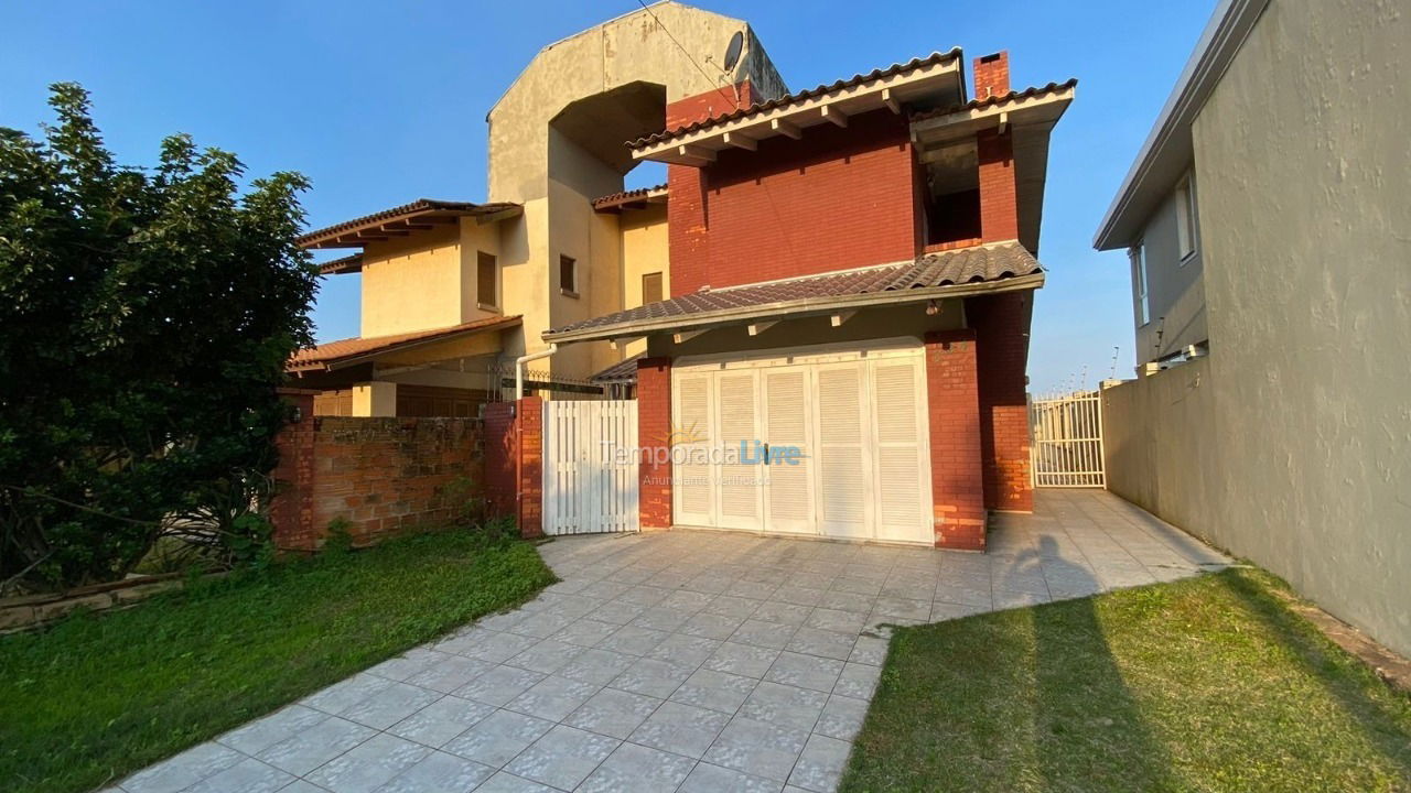 Casa para aluguel de temporada em Capão da Canoa (Zona Nova)