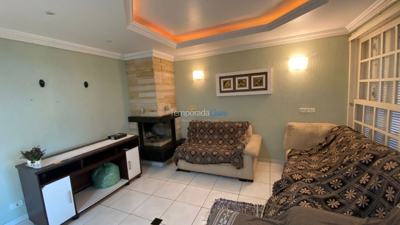 Casa para aluguel de temporada em Capão da Canoa (Zona Nova)