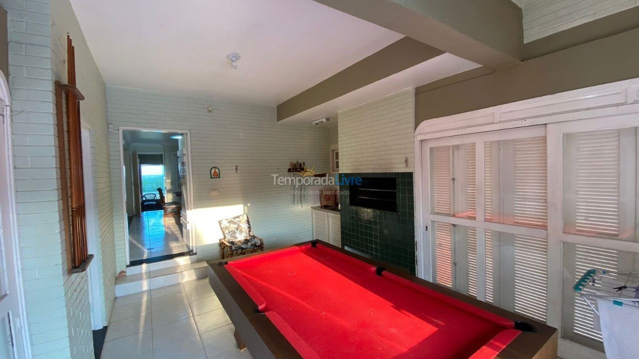 Casa para aluguel de temporada em Capão da Canoa (Zona Nova)