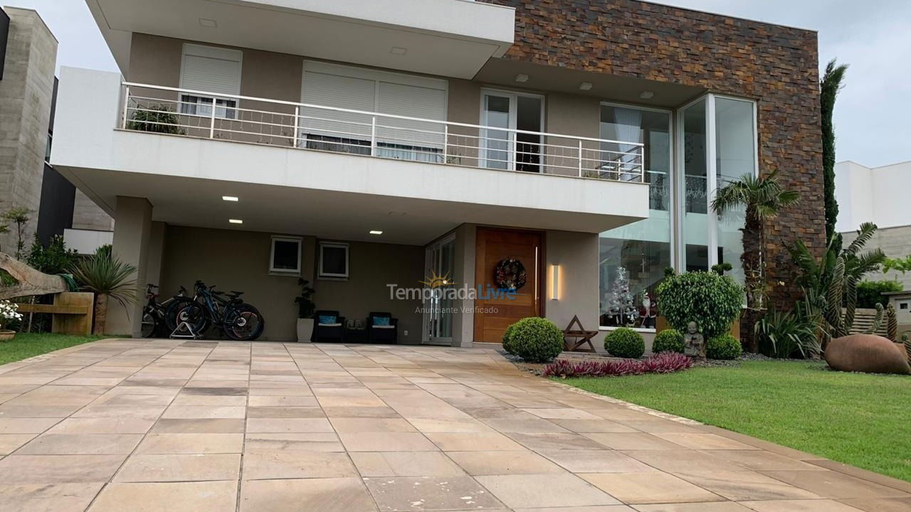 Casa para aluguel de temporada em Xangri Lá (Xangrila Bairo Centro)