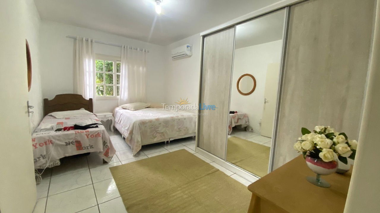 Casa para alquiler de vacaciones em Capão da Canoa (Santa Luzia)