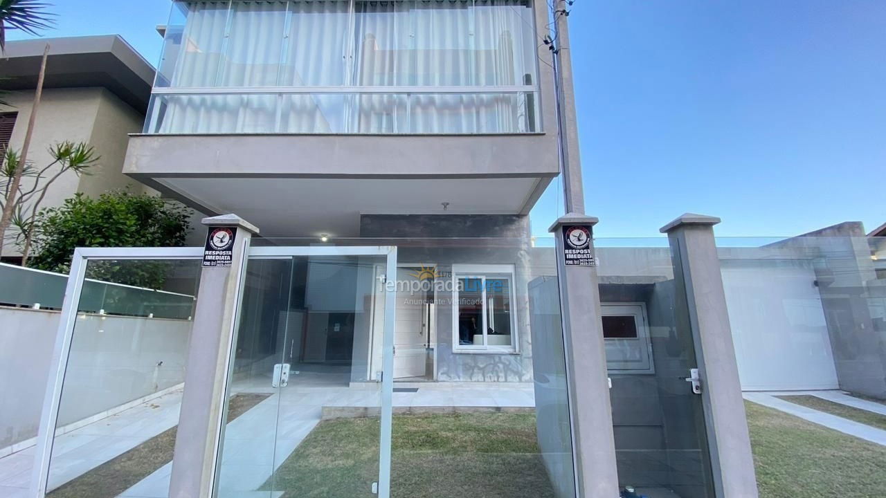 Casa para aluguel de temporada em Capão da Canoa (Zona Nova)