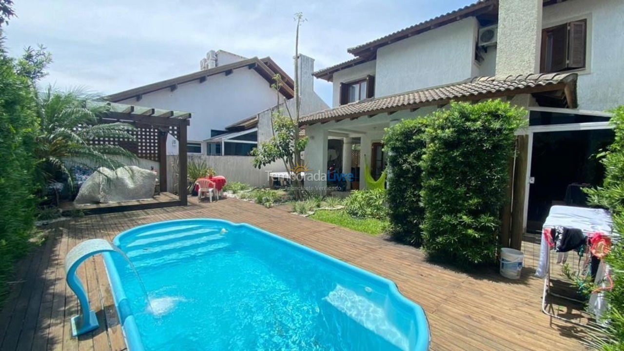 Casa para aluguel de temporada em Capão da Canoa (Zona Nova)