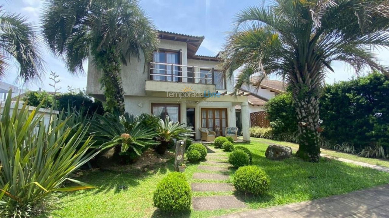 Casa para aluguel de temporada em Capão da Canoa (Zona Nova)