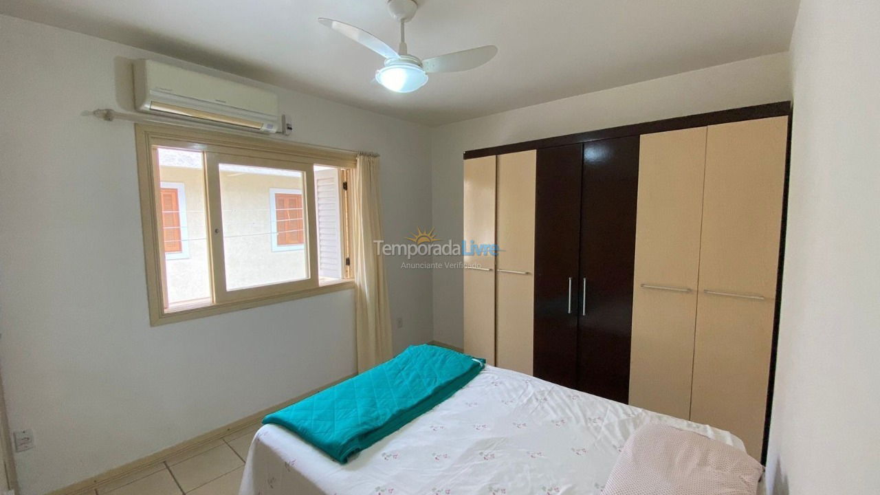 Casa para aluguel de temporada em Capão da Canoa (Zona Nova)