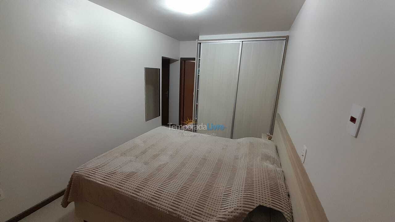 Apartamento para aluguel de temporada em Itapema (Meia Praia)