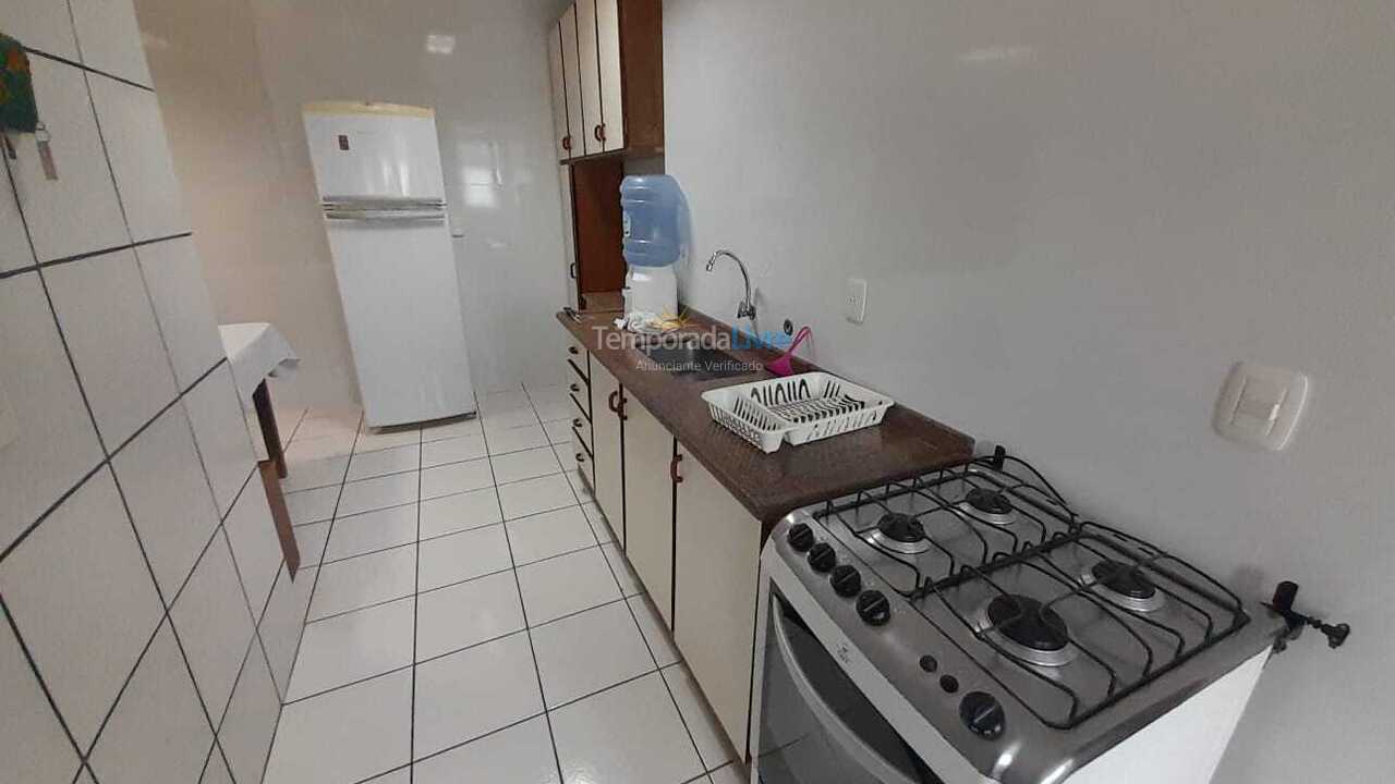 Apartamento para aluguel de temporada em Itapema (Meia Praia)