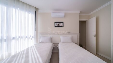 Apartamento frente al mar con 3 suites en Bombas