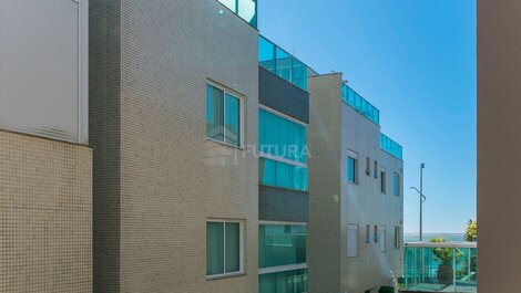 Apartamento frente al mar con 3 suites en Bombas