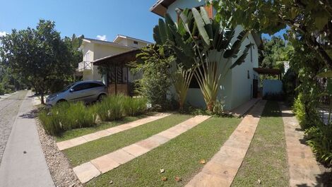 Casa en condominio en la playa de Baleia