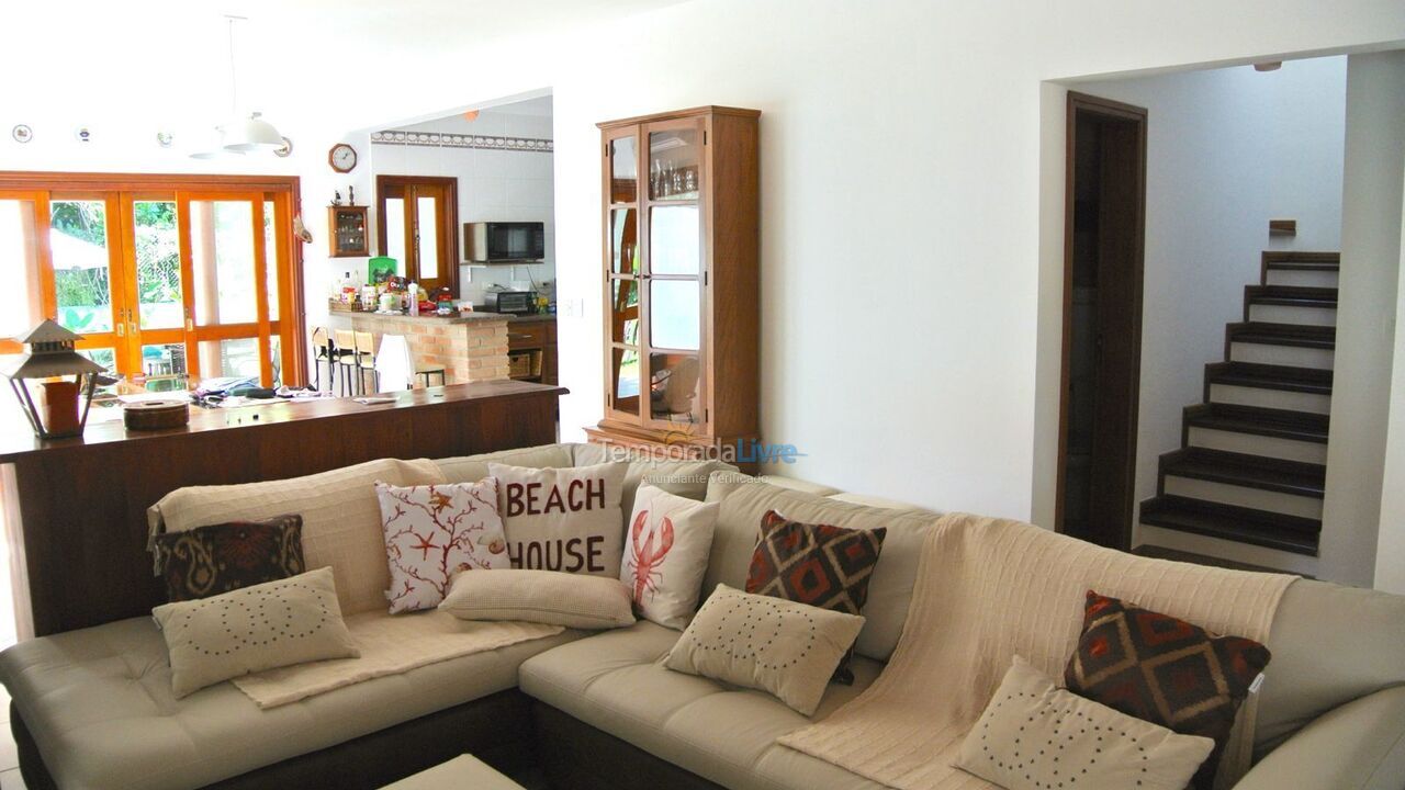 Casa para alquiler de vacaciones em São Sebastião (Praia da Baleia)