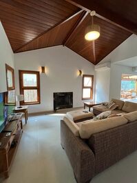 Casa en condominio en la playa de Baleia