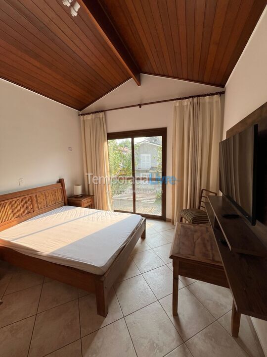 Casa para alquiler de vacaciones em São Sebastião (Praia da Baleia)