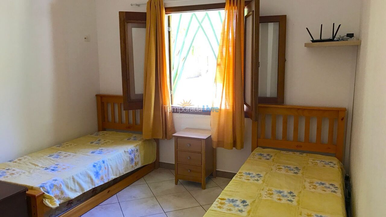 Casa para alquiler de vacaciones em São Sebastião (Praia da Baleia)