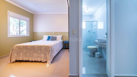 Beautiful Beachfront Triplex on 4 Ilhas Beach
