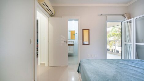 Beautiful Beachfront Triplex on 4 Ilhas Beach