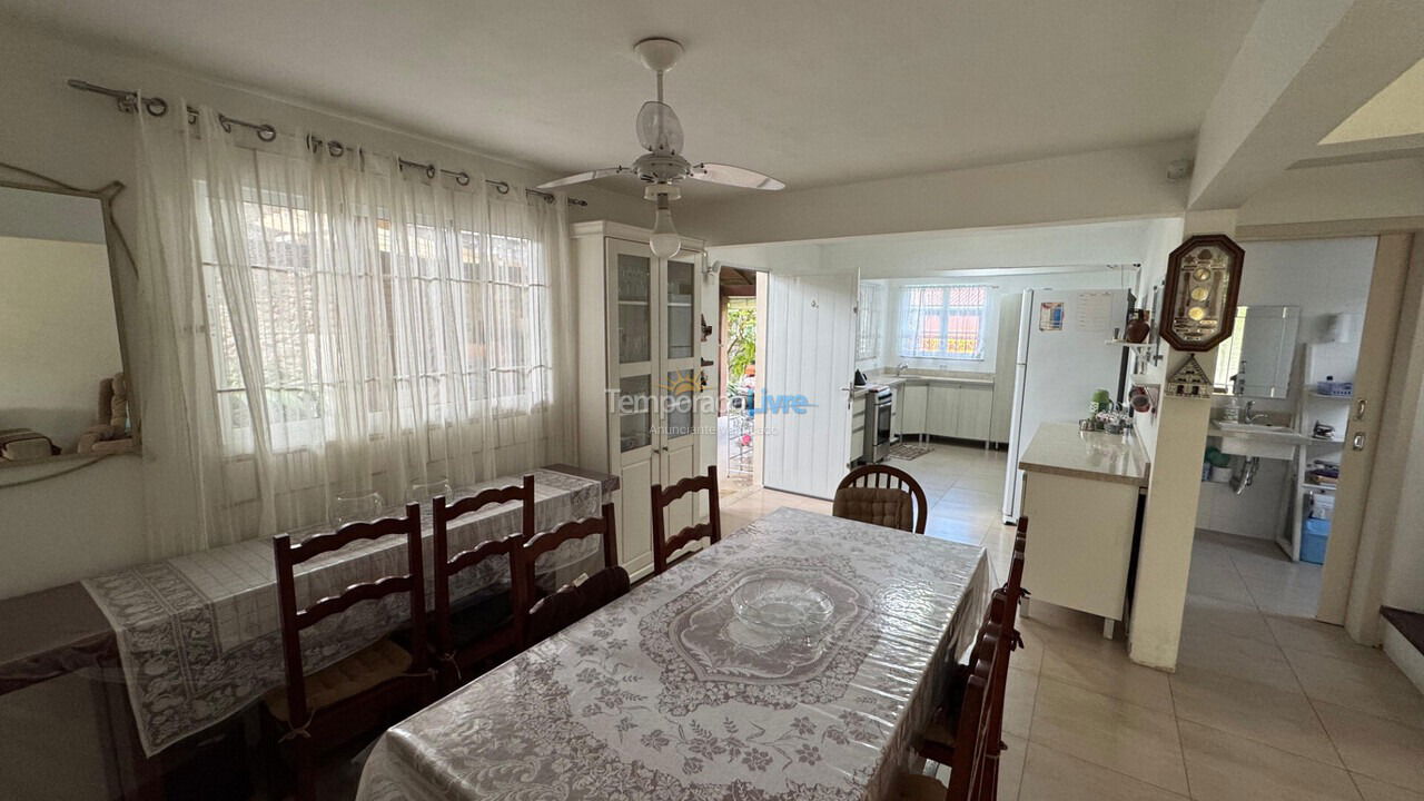 Casa para aluguel de temporada em Florianopolis (Canasvieiras)