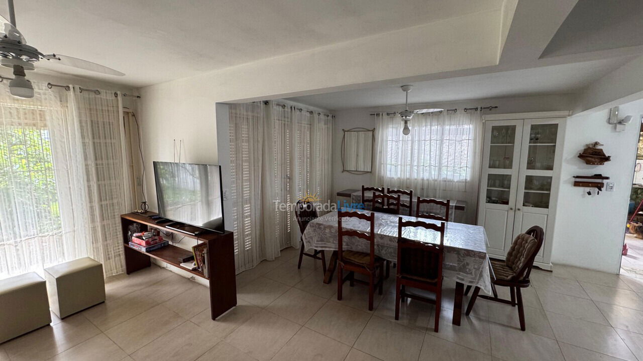 Casa para aluguel de temporada em Florianopolis (Canasvieiras)