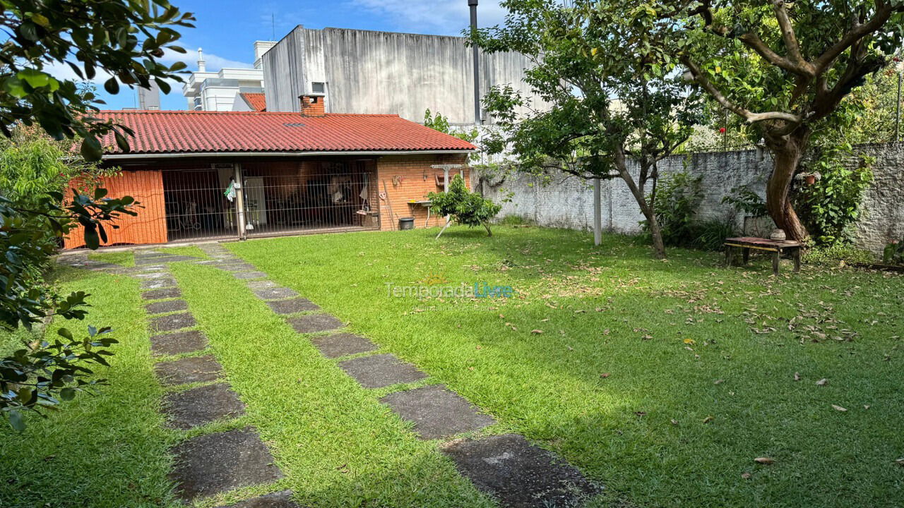 Casa para aluguel de temporada em Florianopolis (Canasvieiras)