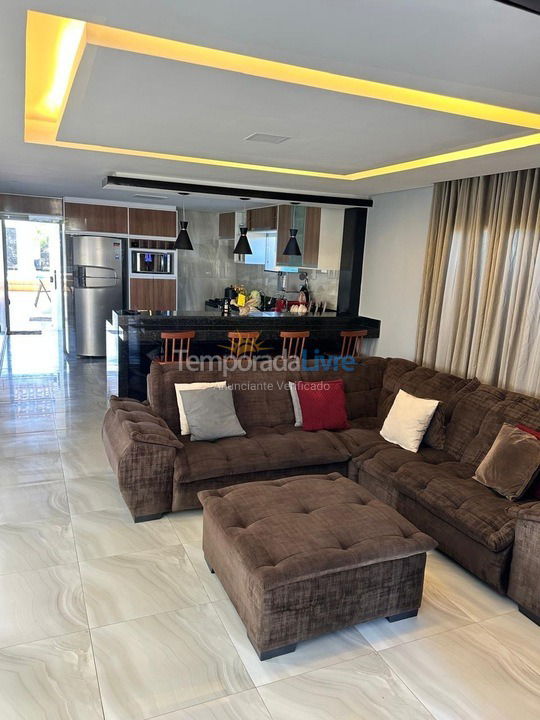 Casa para aluguel de temporada em Camaçari (Arembepe)