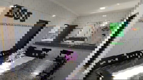 Cód. D004-CASA 2 QUARTOS,SENDO 1 SUÍTE,C/AR, 06 PESSOAS, ANTONIO TITO