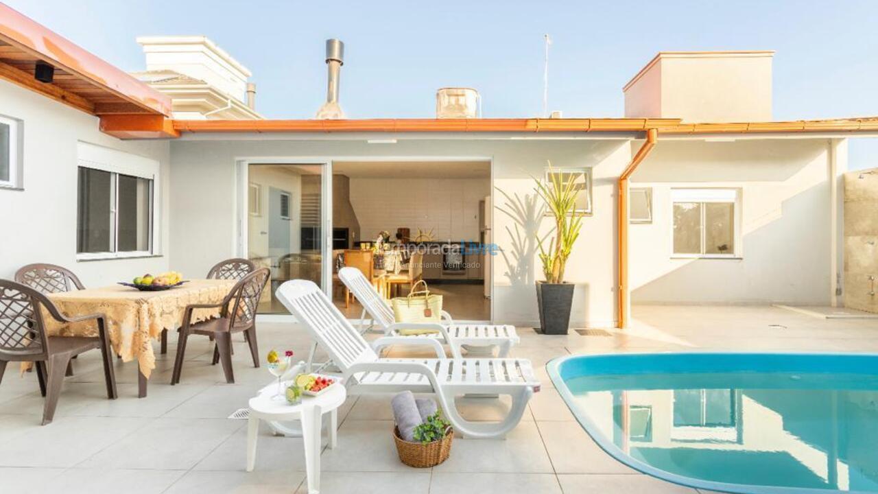 Casa para alquiler de vacaciones em Florianópolis (Praia da Daniela)