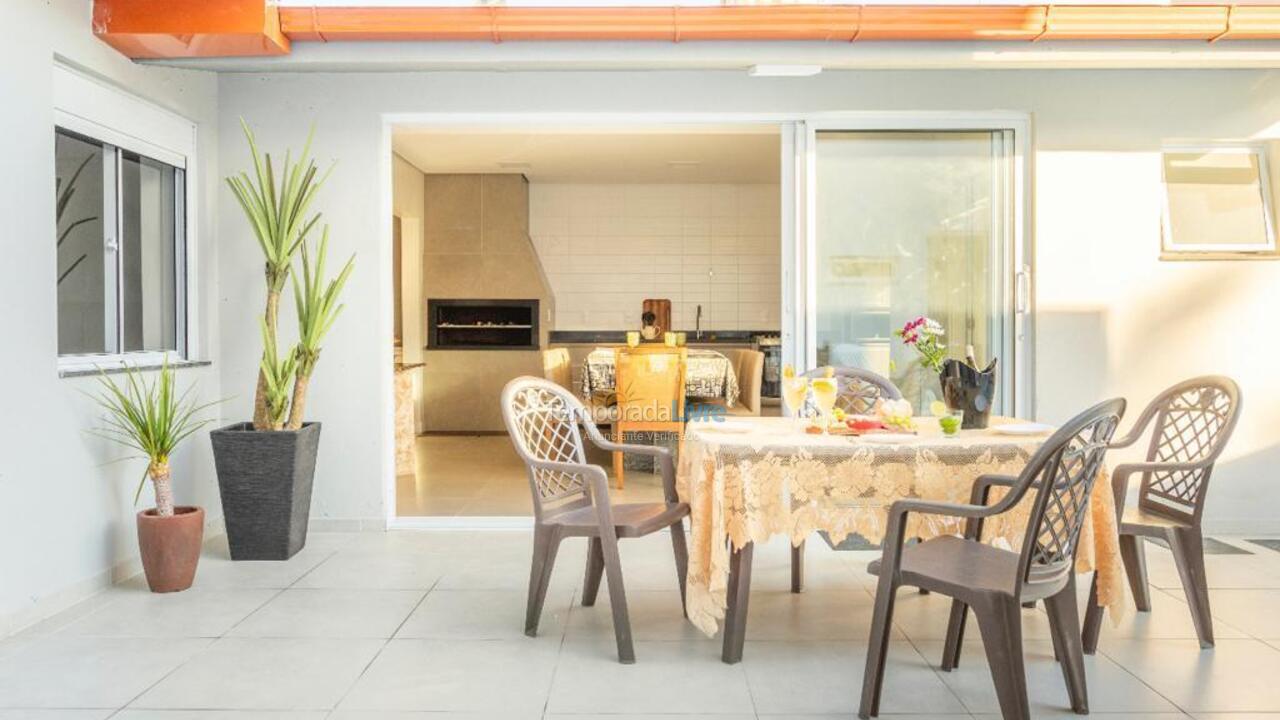 Casa para alquiler de vacaciones em Florianópolis (Praia da Daniela)